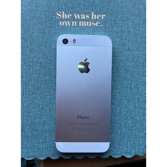 Apple iPhone 5s - 16GB - Silver (Verizon) - GOOD CONDITION - Picture 4 of 9